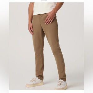 Vuori Meta Athletic Slim Fit 32” in Pecan